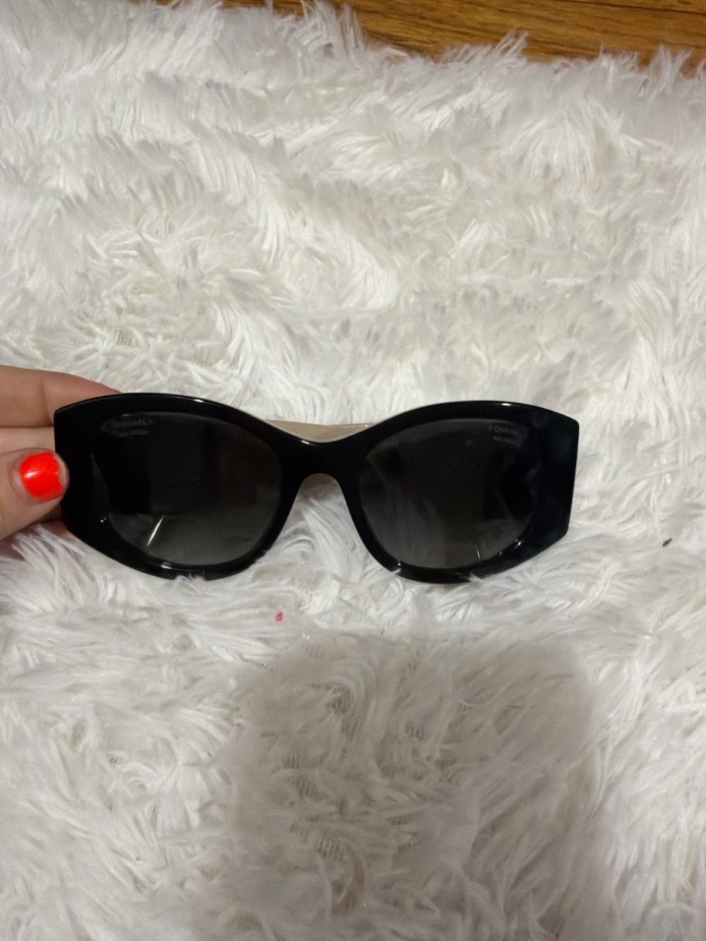 CHANEL Black and Beige CC Logo Oversized Sunglasses - Picture 6 of 10